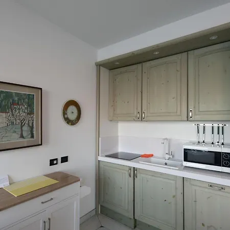 Punta Borromea By Interhome شقة ستريزا